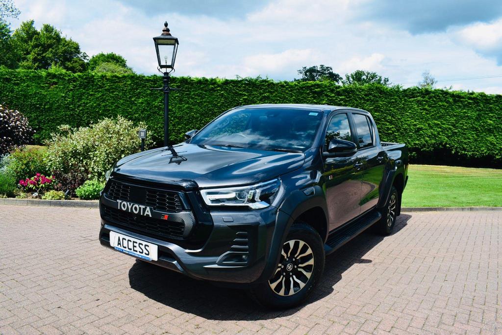 TOYOTA Hilux